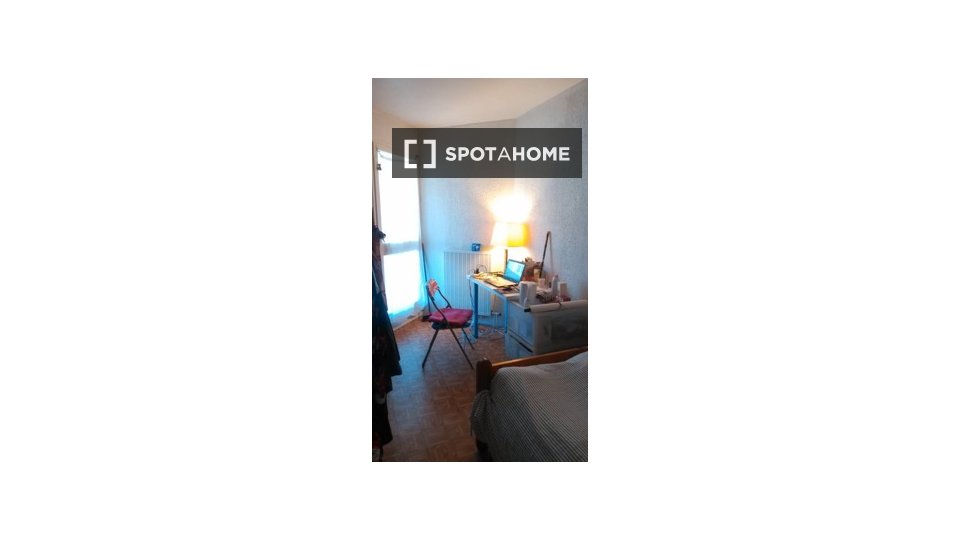 Double room Paris, 3 beds, 17m² — photo 15