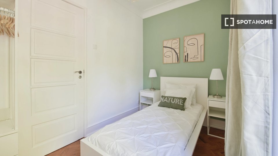 Double room Lisbon, 6 beds — photo 2