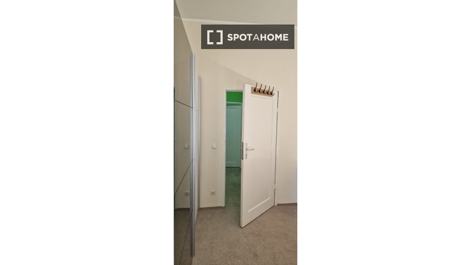 Double room Berlin, 2 beds, 20m² — photo 1