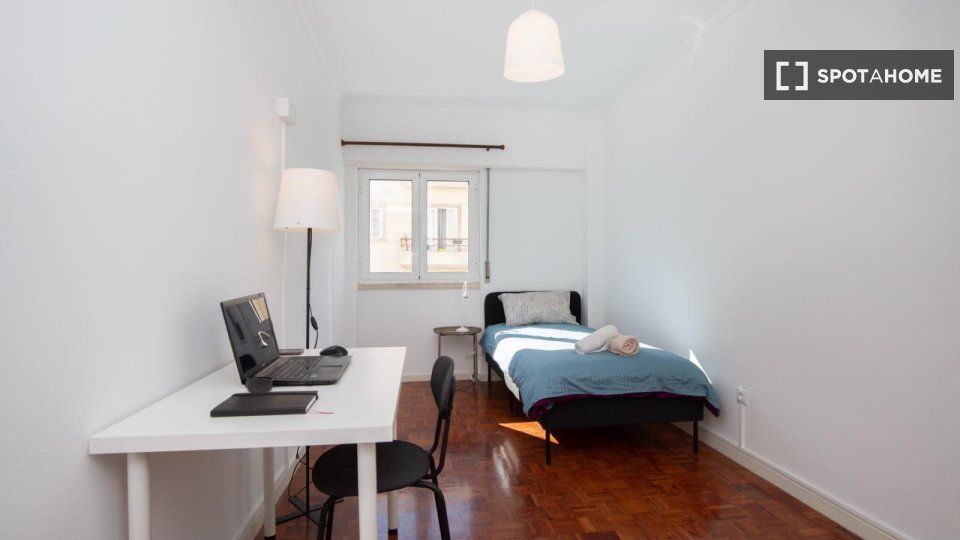 Double room Lisbon, 4 beds, 100m² — photo 4