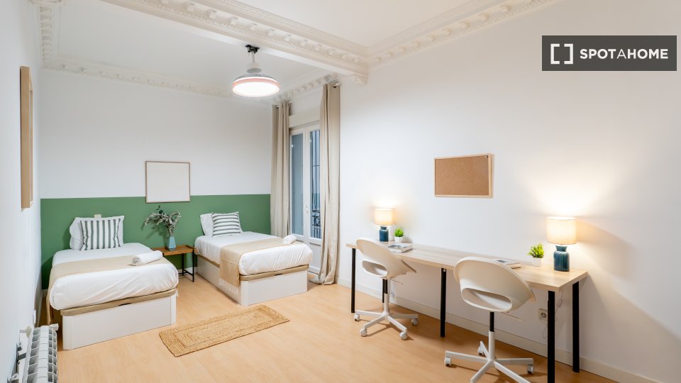 Double room Madrid, 4 beds — photo 4
