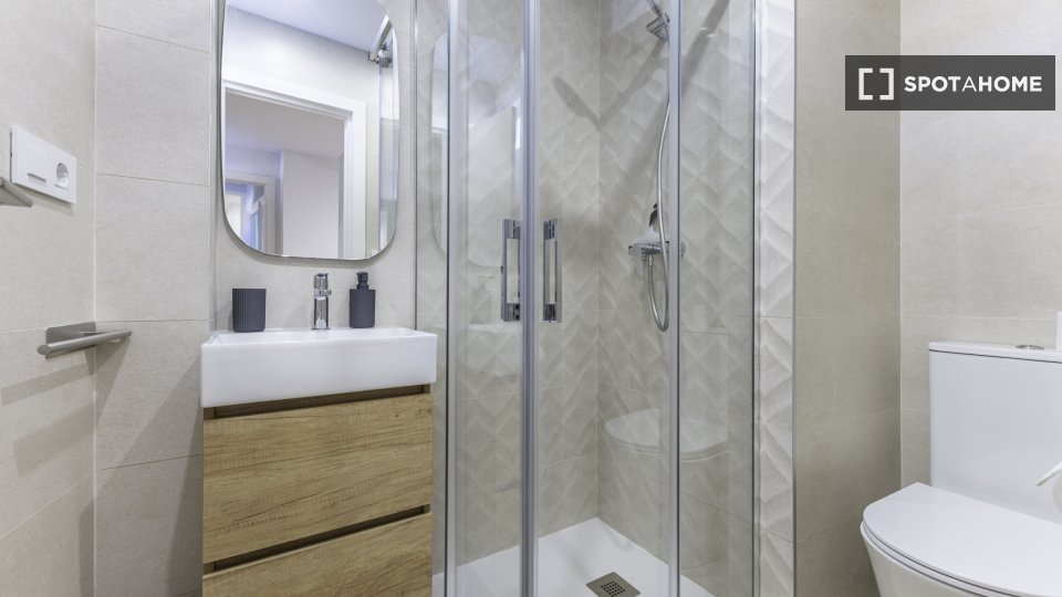 Double room Alicante, 4 beds, 103m² — photo 11