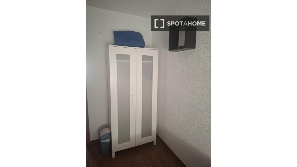 Double room Madrid, 3 beds — photo 2