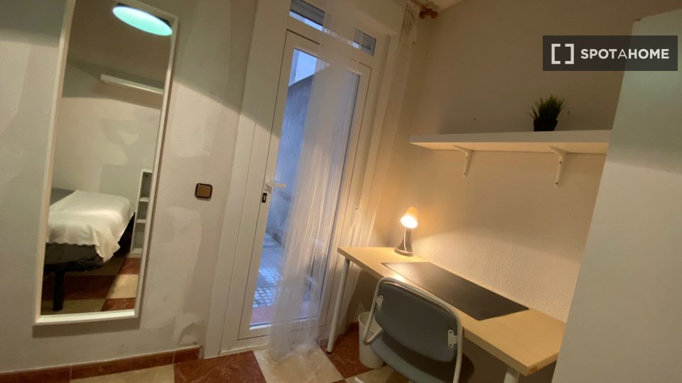 Double room Madrid, 4 beds — photo 18