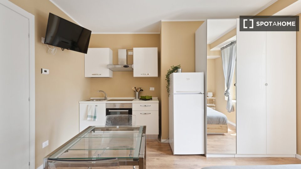 Intero studio a Milano