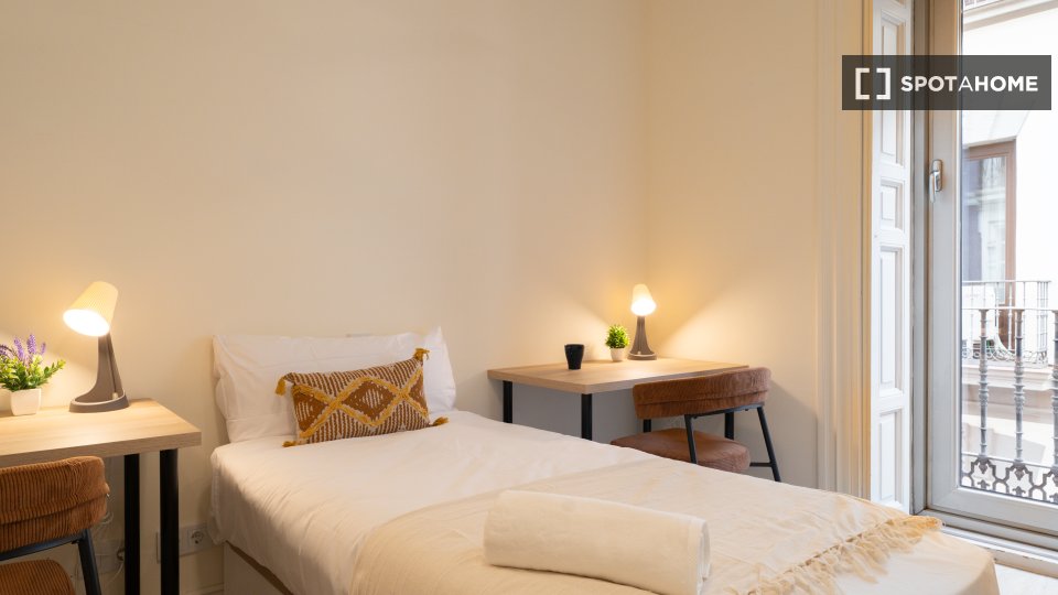 Double room Madrid, 9 beds — photo 2