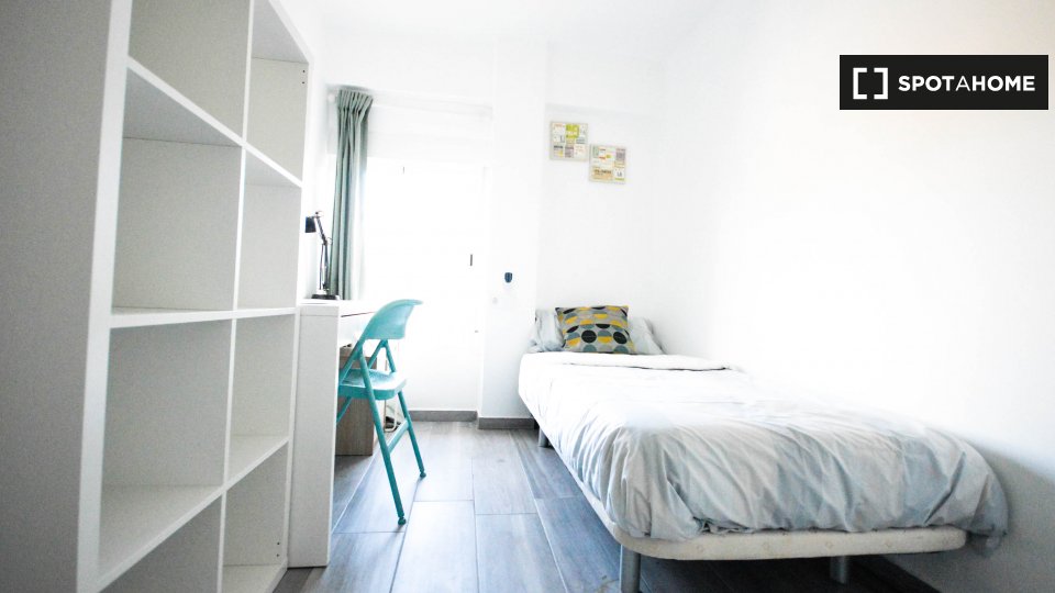 Double room Valencia, 4 beds, 100m² — photo 6