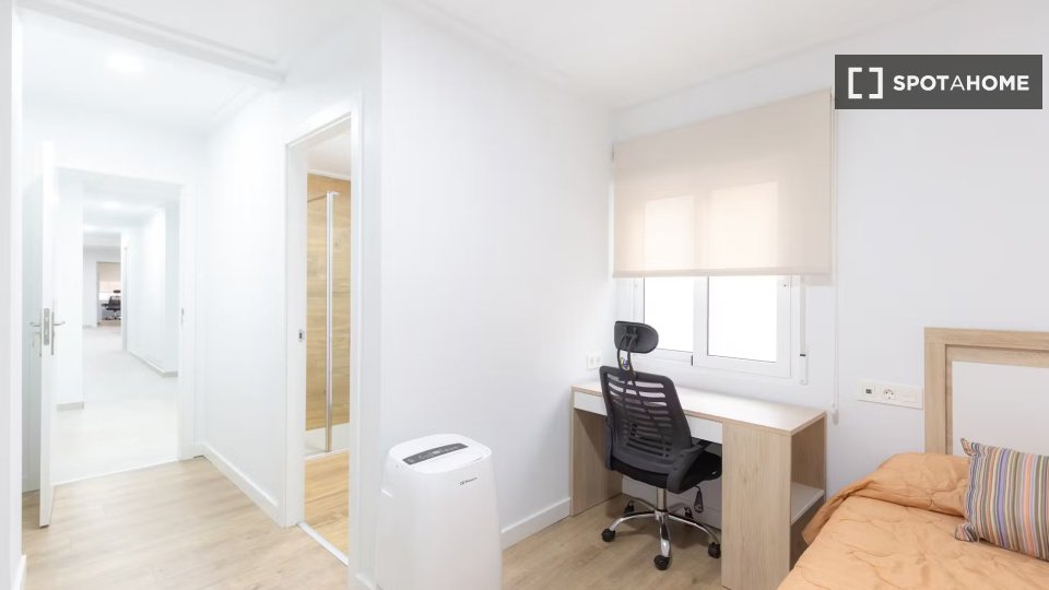 Double room Alicante, 8 beds, 201m² — photo 5