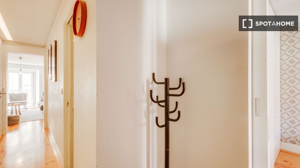 Apartment Lisbon, 2 beds — photo 50