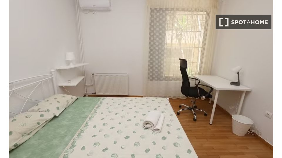 Double room Athens, 4 beds — photo 13