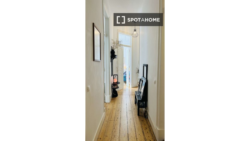 Double room Lisbon, 5 beds, 170m² — photo 14
