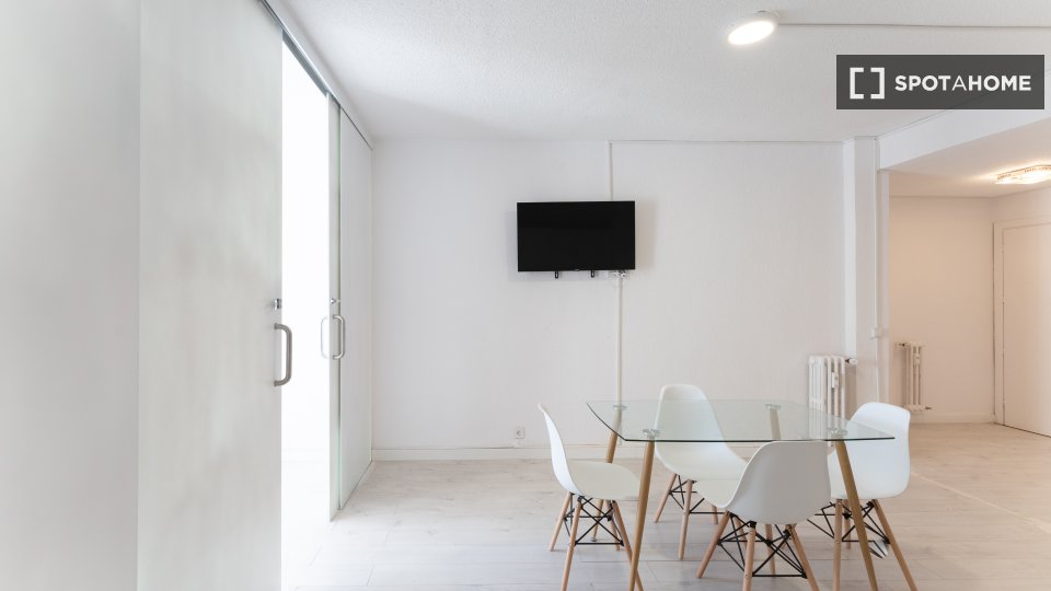 Double room Madrid, 6 beds — photo 6