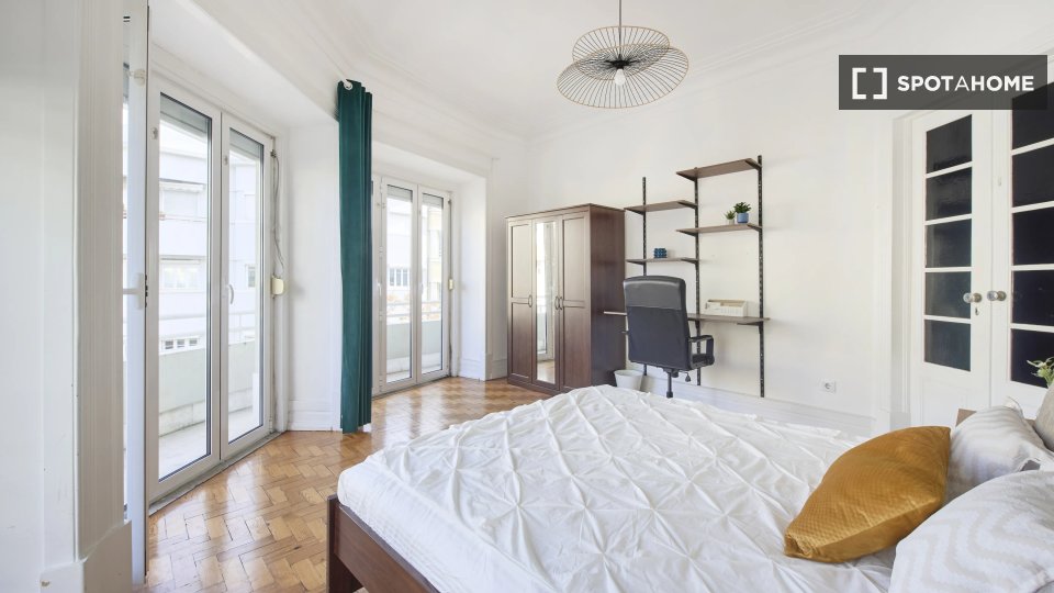 Double room Lisbon, 9 beds — photo 13