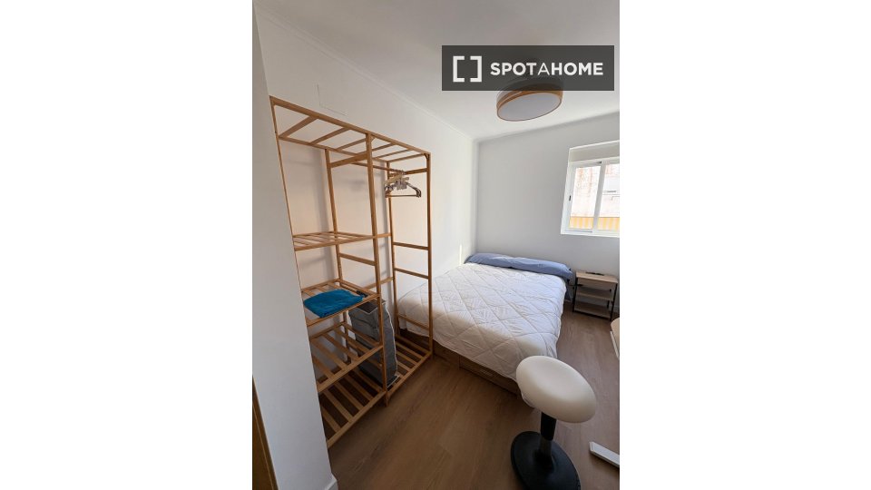 Double room Valencia, 5 beds, 70m² — photo 11