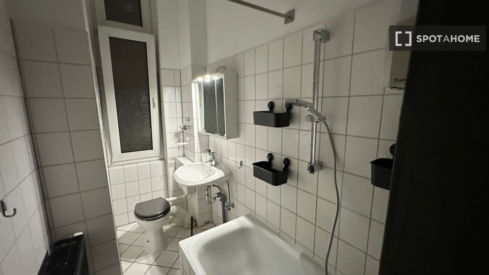 Double room Frankfurt, 3 beds, 22m² — photo 8