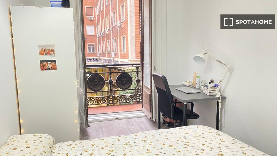 Double room Madrid, 10 beds — photo 12