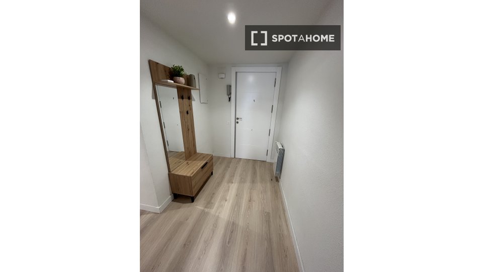 Double room Madrid, 3 beds — photo 3