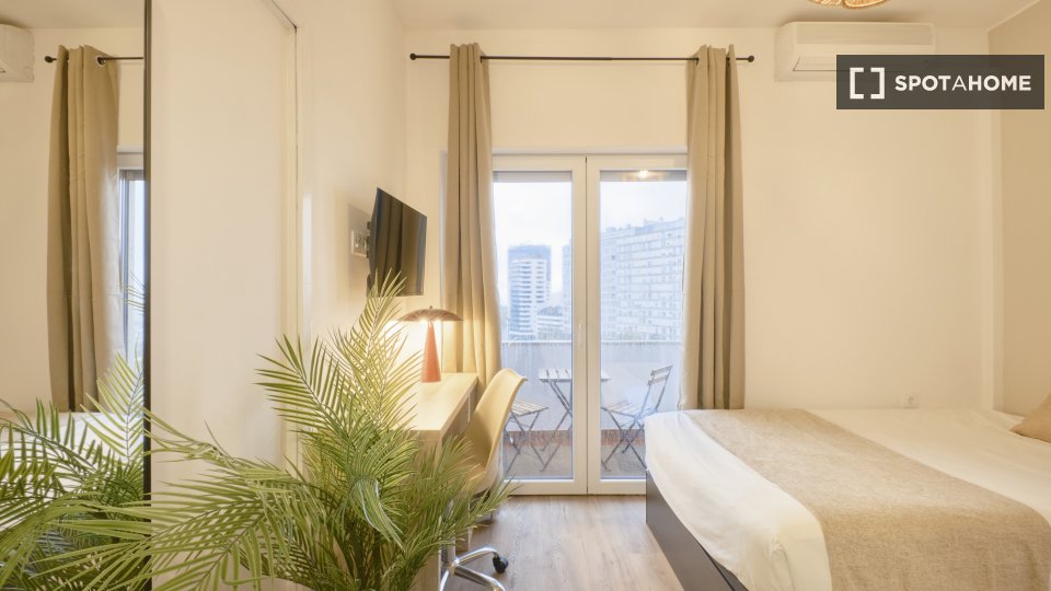 Double room Lisbon, 9 beds — photo 13