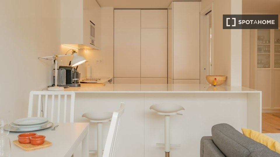 Apartment Lisbon, 1 bed — photo 4