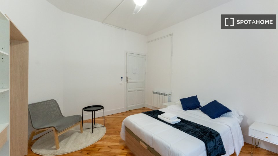 Double room Madrid, 8 beds — photo 2