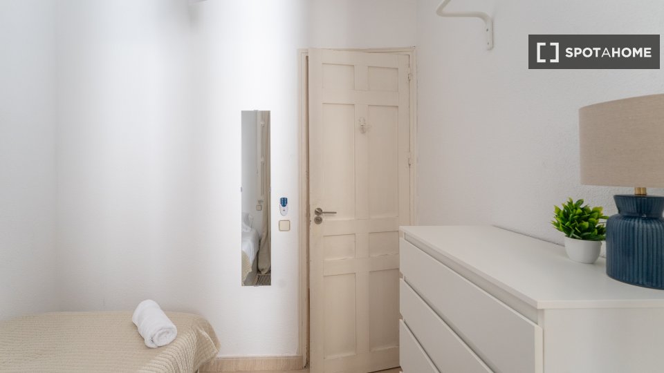 Double room Madrid, 7 beds — photo 3