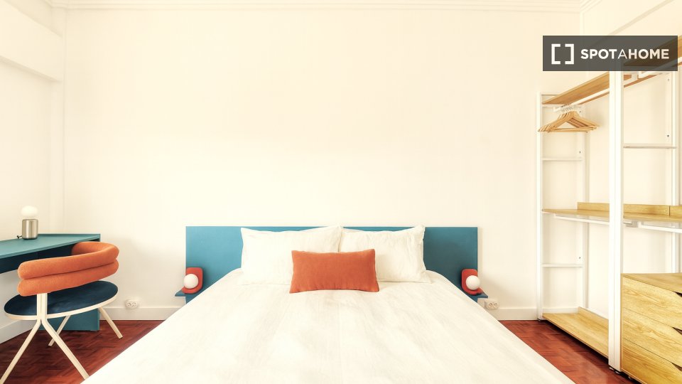 Double room Lisbon, 5 beds — photo 36