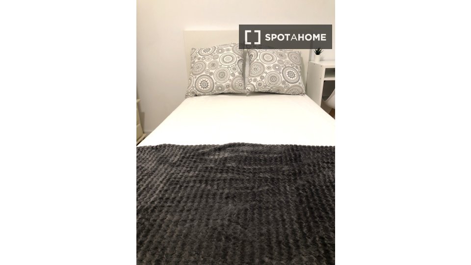 Double room Madrid, 4 beds, 100m² — photo 15
