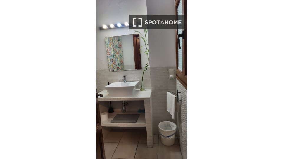 Double room Cadiz, 3 beds, 105m² — photo 7