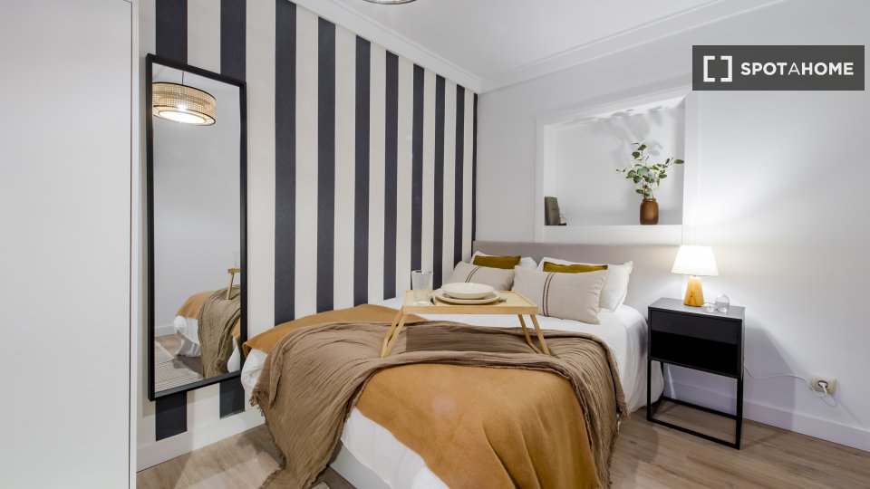 Double room Madrid, 8 beds — photo 11