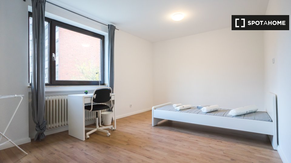 Double room Dusseldorf, 4 beds — photo 2
