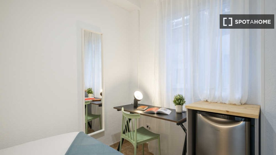 Double room Madrid, 25 beds — photo 43