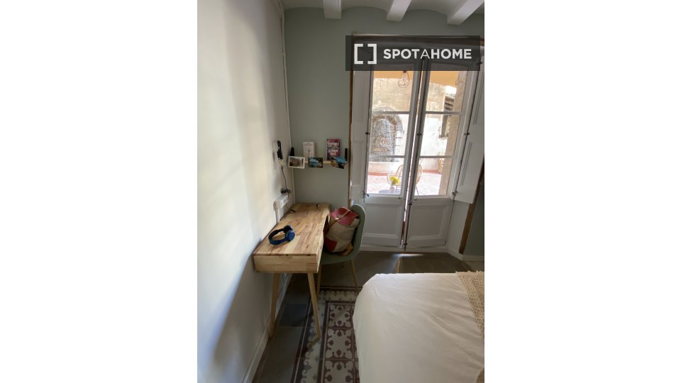 Double room Barcelona, 5 beds, 140m² — photo 14