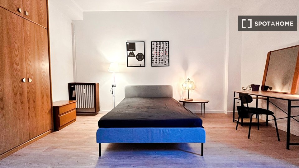 Camera in appartamento condiviso con 3 camere da letto, San Siro, Milano. - in Milan