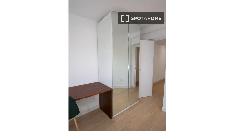 Double room Valencia, 4 beds, 80m² — photo 7