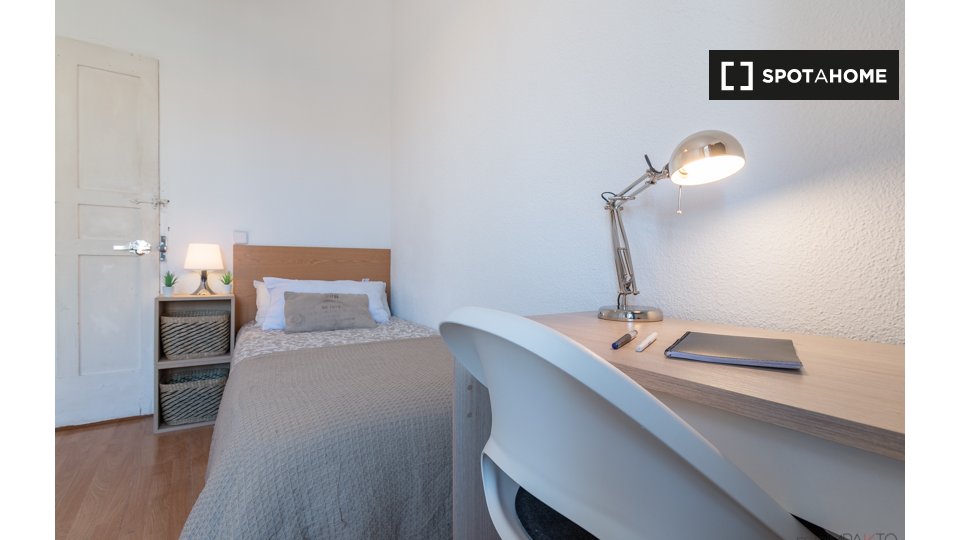 Double room Madrid, 5 beds — photo 9