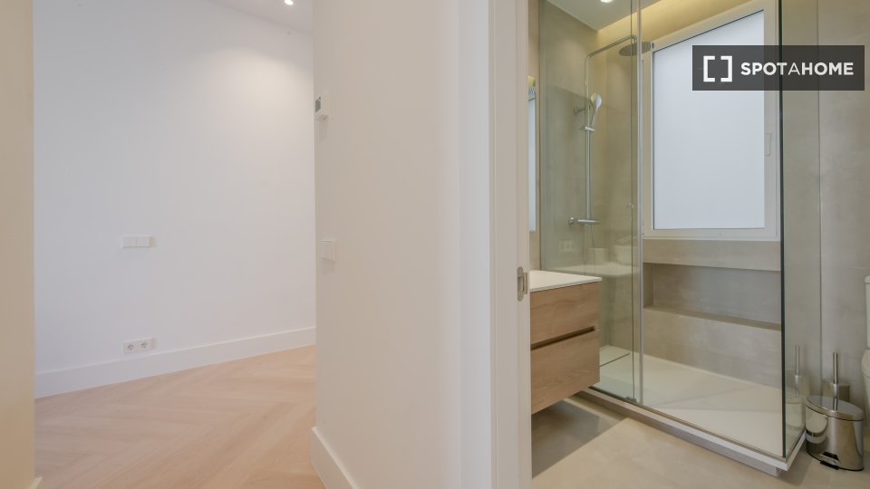Apartment Madrid, 2 beds — photo 7