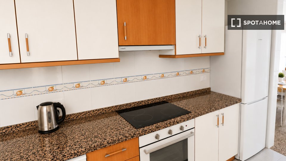 Apartment Alicante, 3 beds, 70m² — photo 4