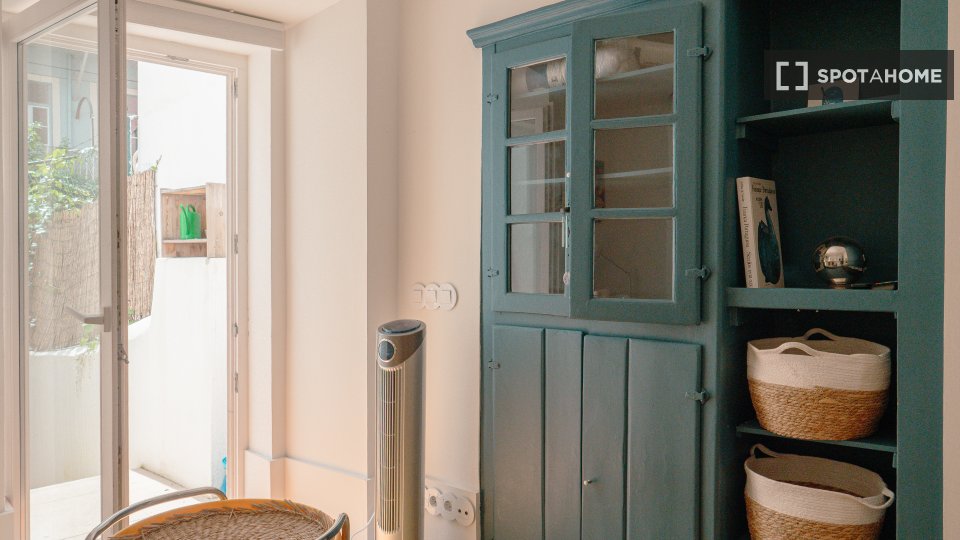 Apartment Lisbon, 1 bed, 78m² — photo 13