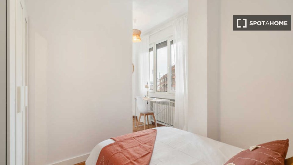 Double room Madrid, 6 beds — photo 38