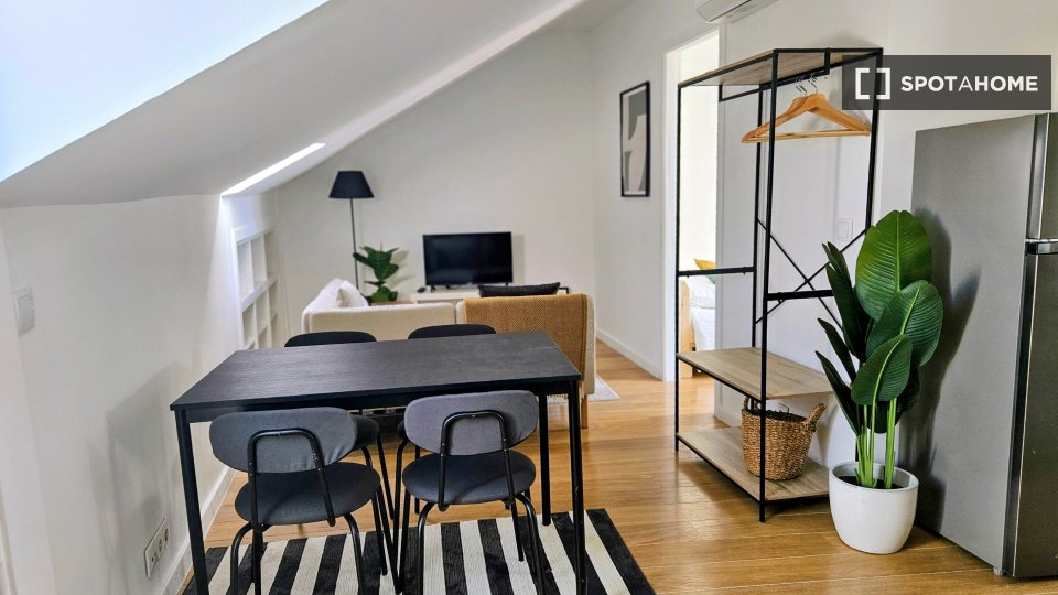 Apartment Lisbon, 1 bed — photo 8