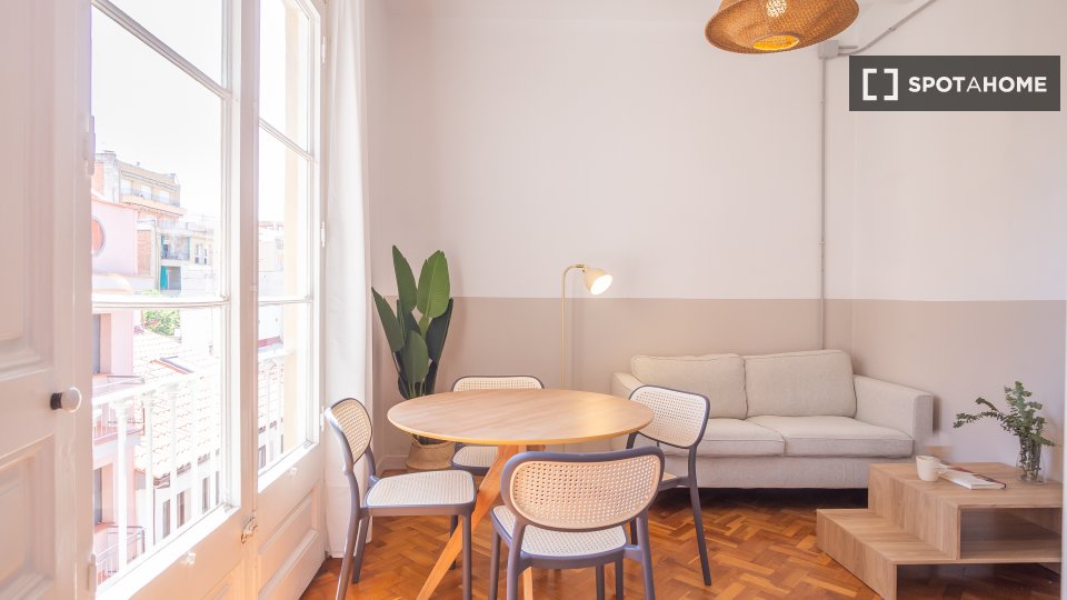 Double room Barcelona, 4 beds, 90m² — photo 17