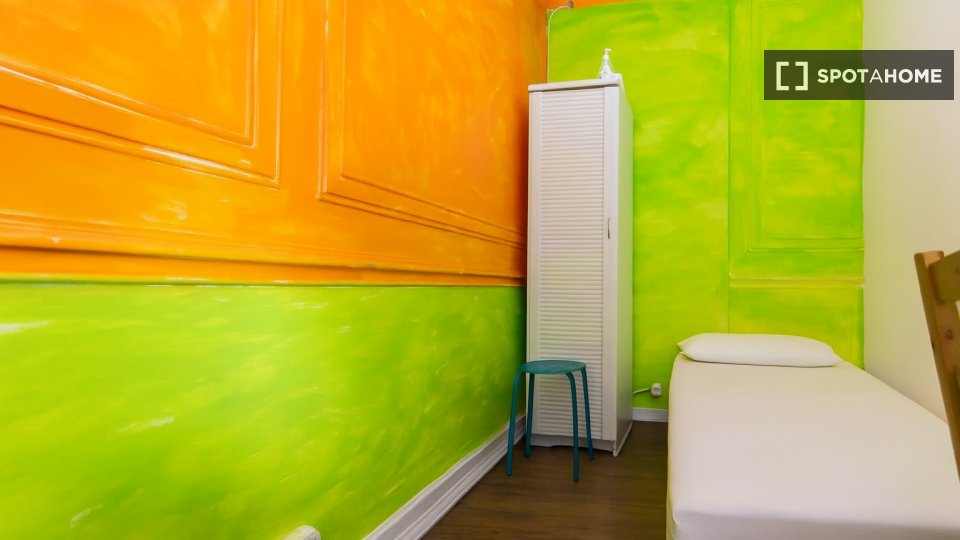 Double room Lisbon, 7 beds — photo 42