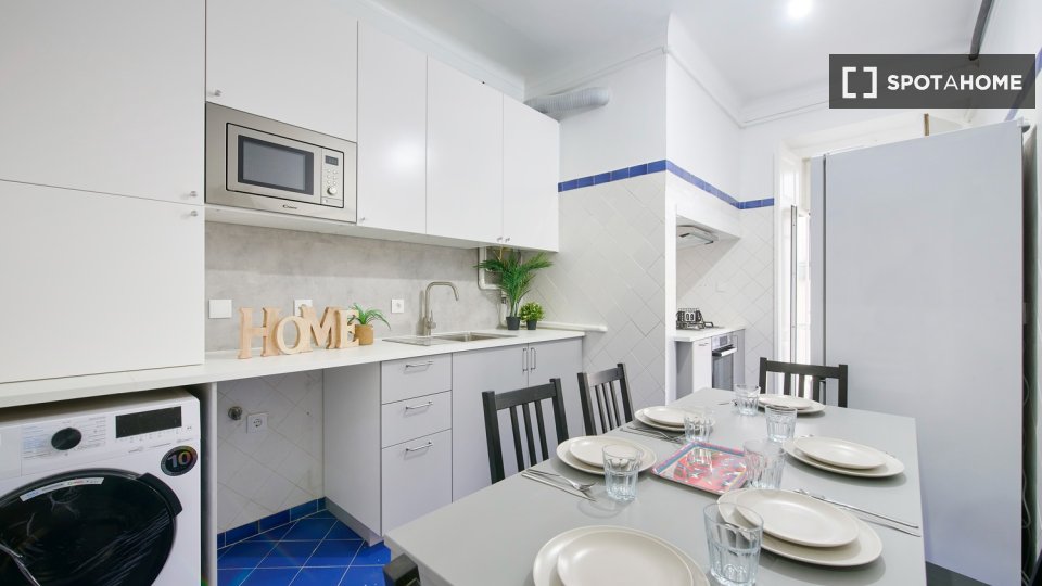 Double room Lisbon, 8 beds — photo 24