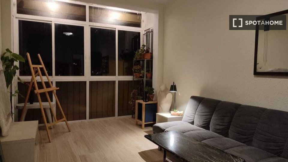 Double room Barcelona, 3 beds, 74m² — photo 5
