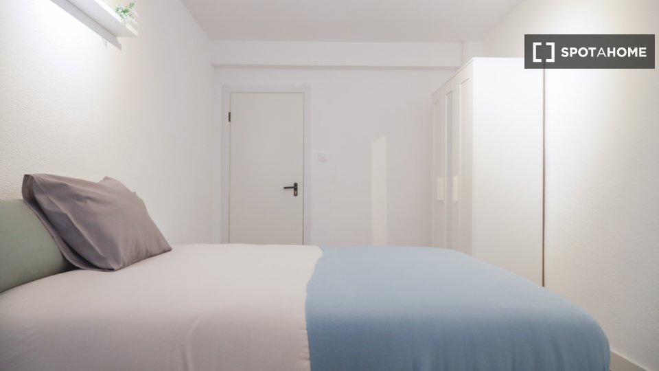 Double room Madrid, 5 beds — photo 8