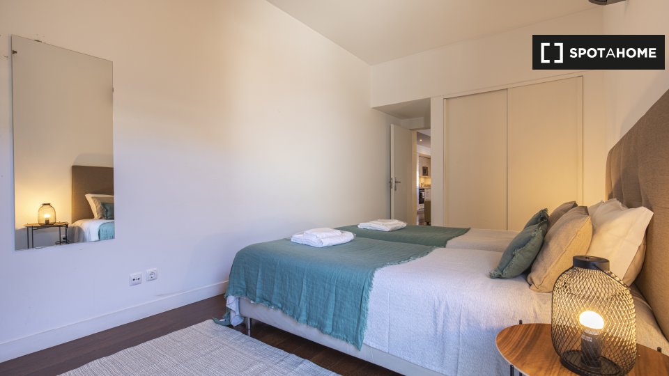 Apartment Lisbon, 1 bed — photo 17