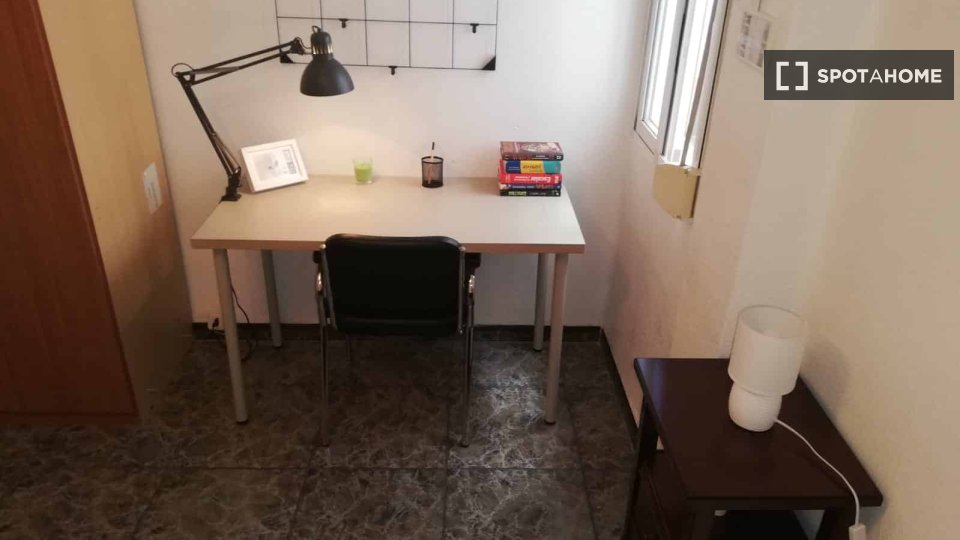 Double room Valencia, 3 beds — photo 2