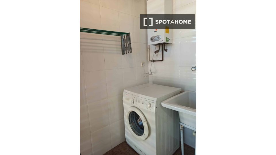 Double room Valencia, 3 beds — photo 13