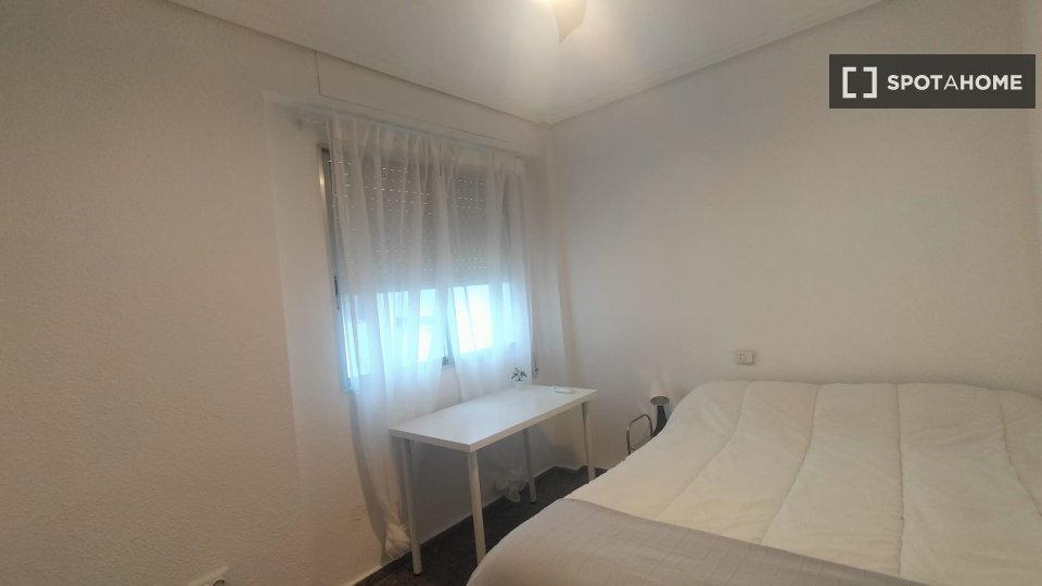 Double room Valencia, 4 beds, 120m² — photo 2
