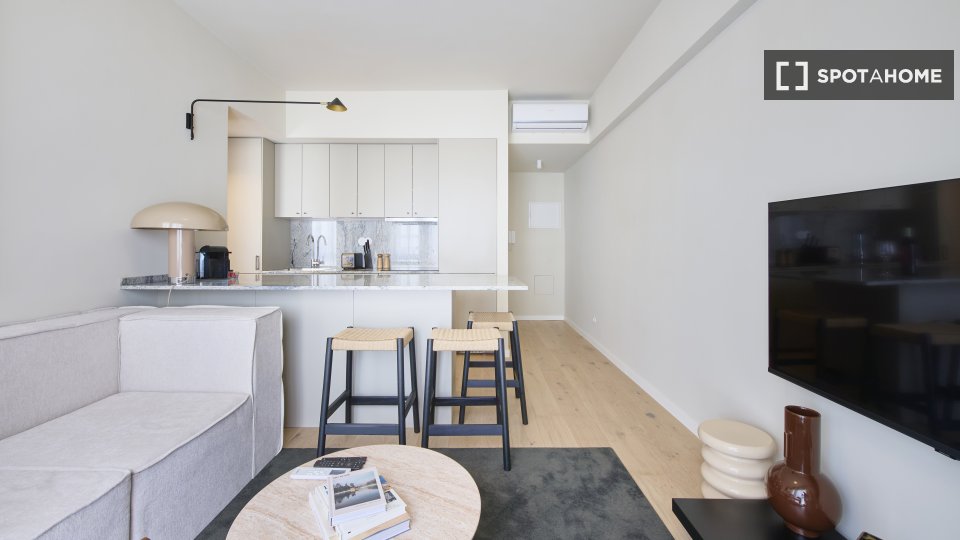 Apartment Lisbon, 1 bed — photo 4